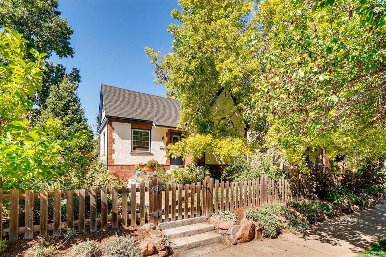 2323 Holly Street - Photo 1
