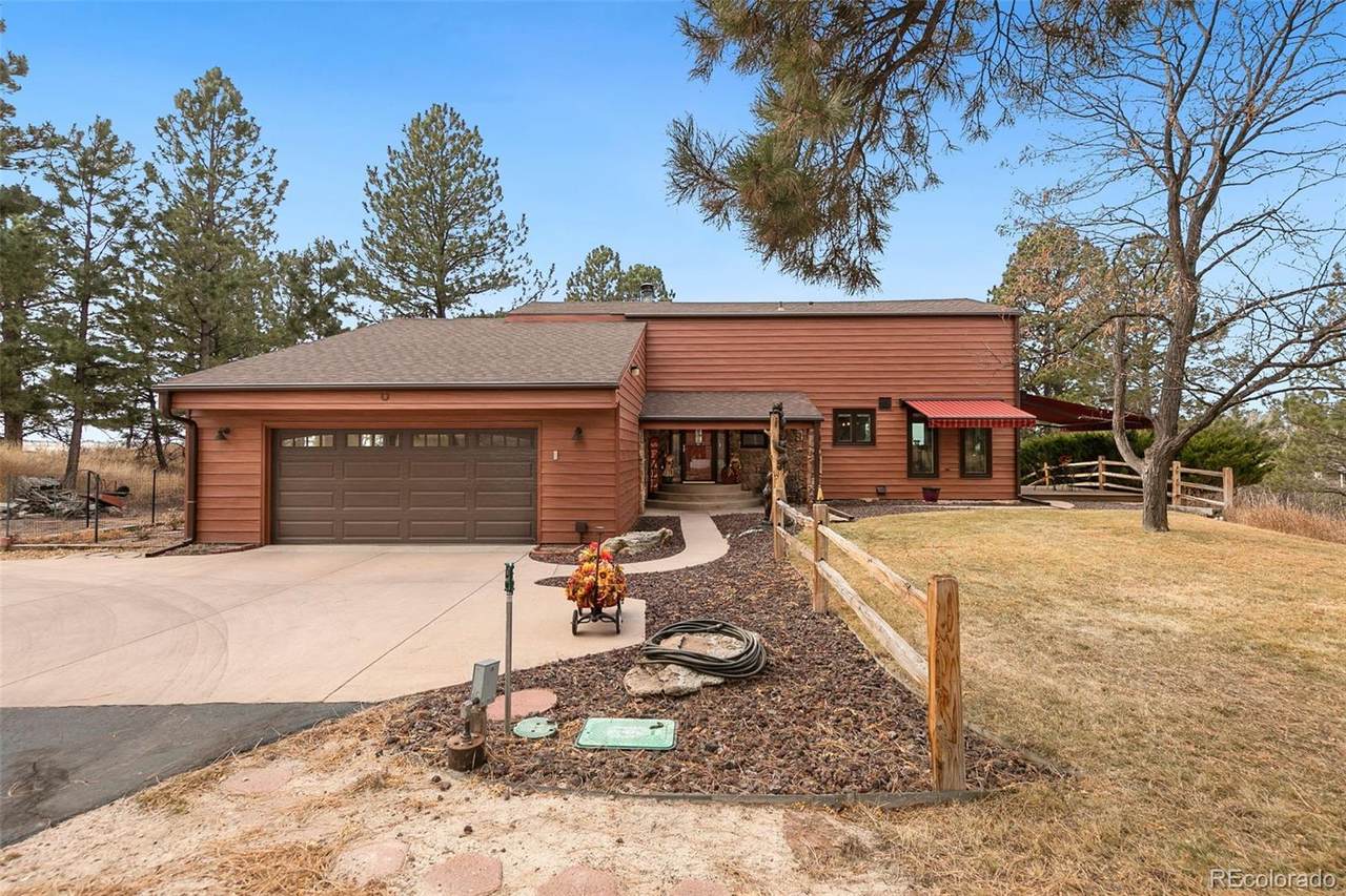 10405 Pinewood Drive - Photo 1