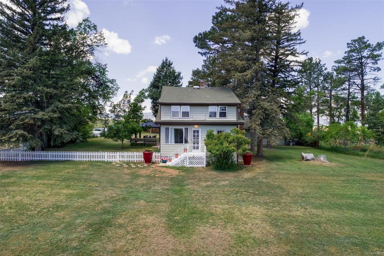 7819 Hill Crest Drive - Photo 1