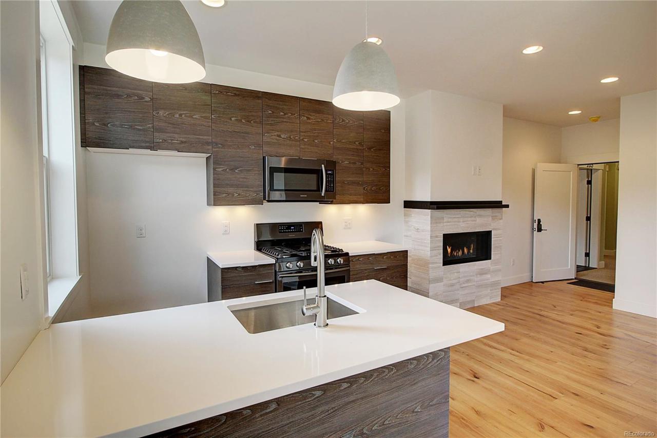 800 Park Ave - Photo 1