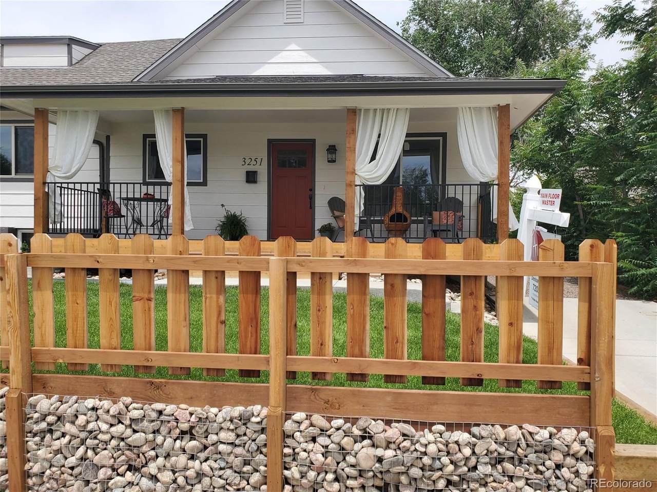 3251 Dakota Avenue - Photo 1