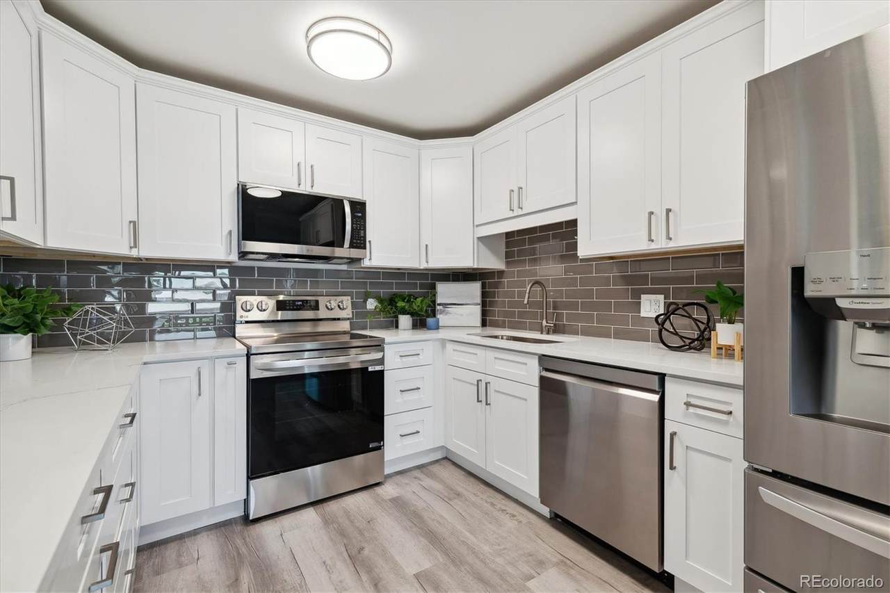 715 Alton Way - Photo 1
