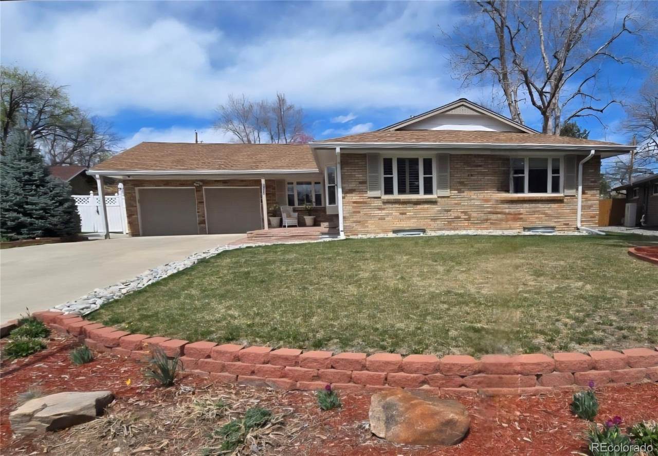 2424 Jasmine Street - Photo 1