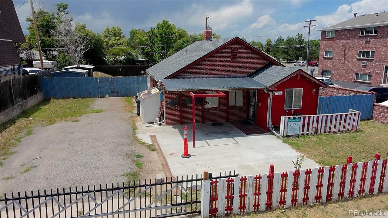 571 Geneva Street - Photo 1