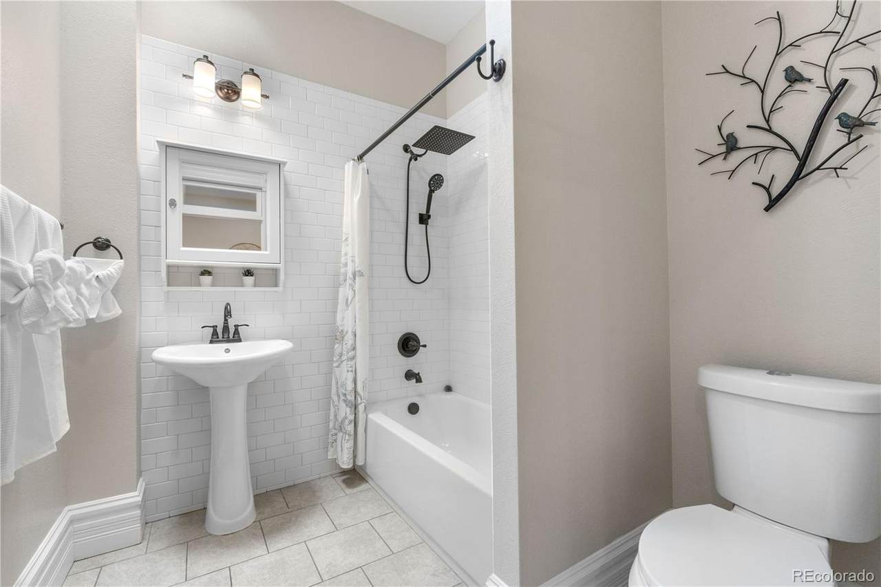 328 Dakota Avenue - Photo 1