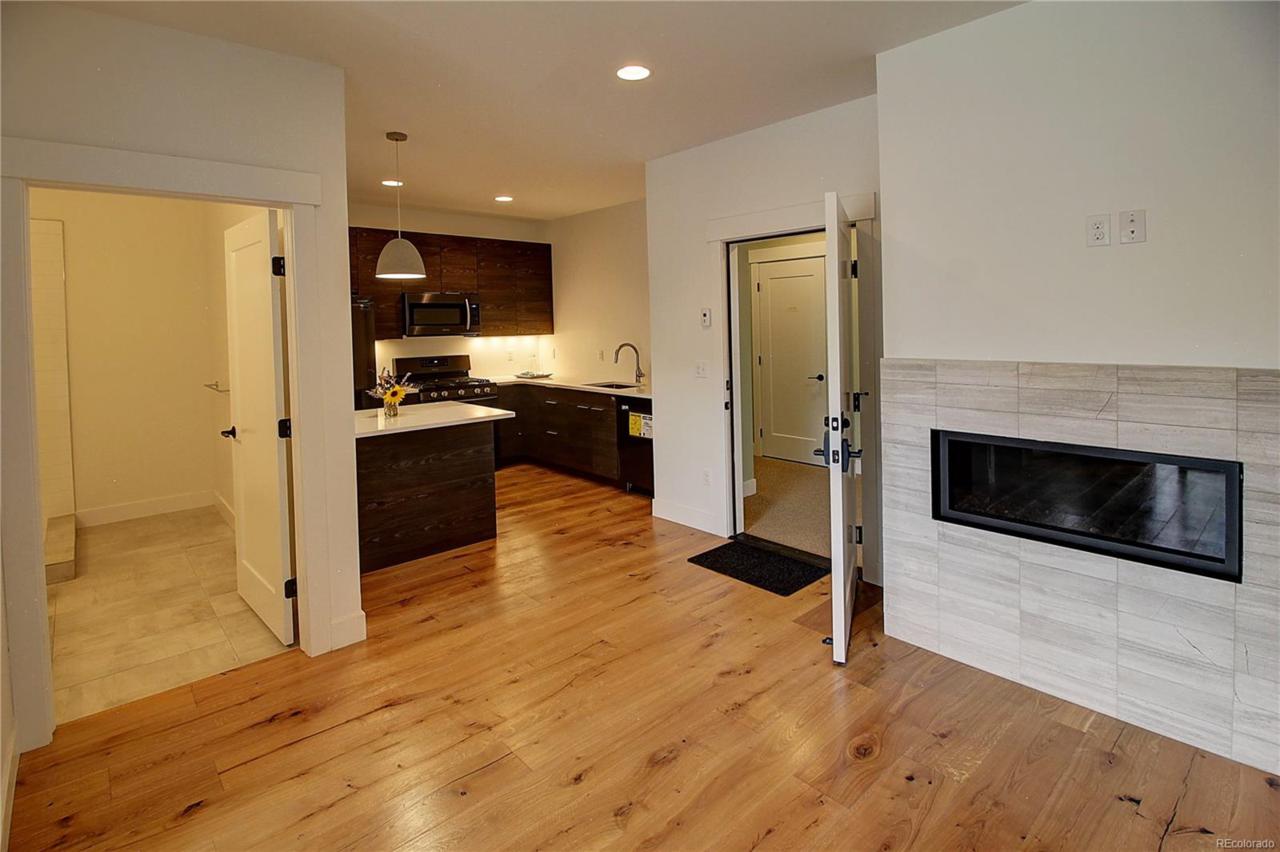 800 Park Ave - Photo 1