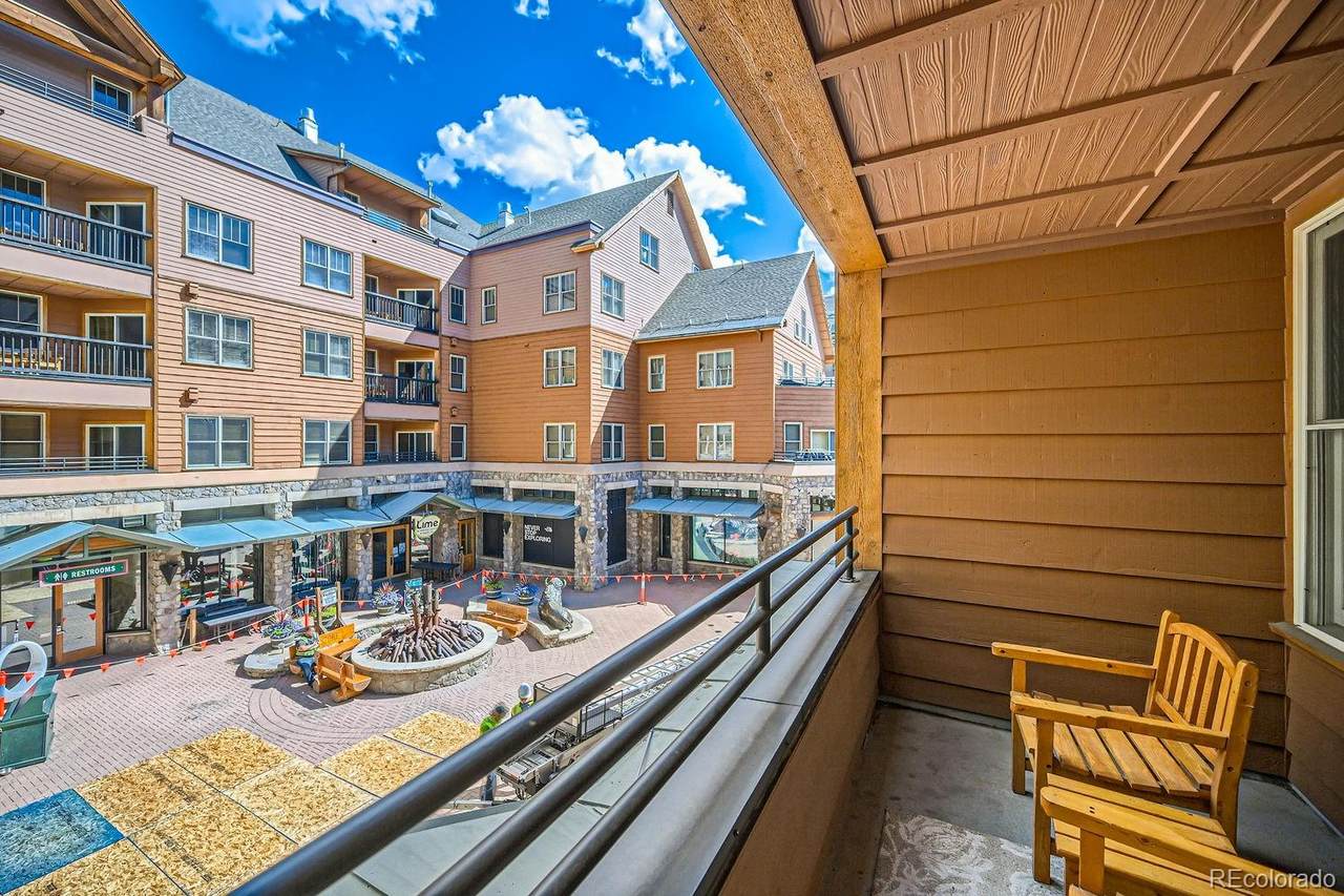 100 Dercum Square - Photo 1