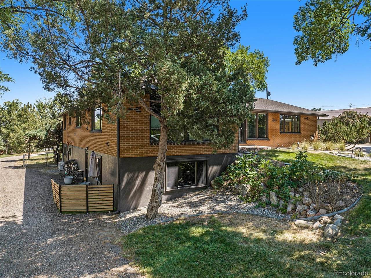 2120 Taft Avenue - Photo 1