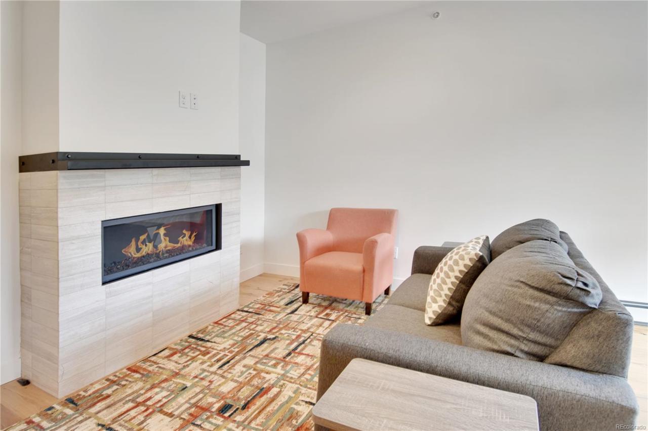800 Park Ave - Photo 1