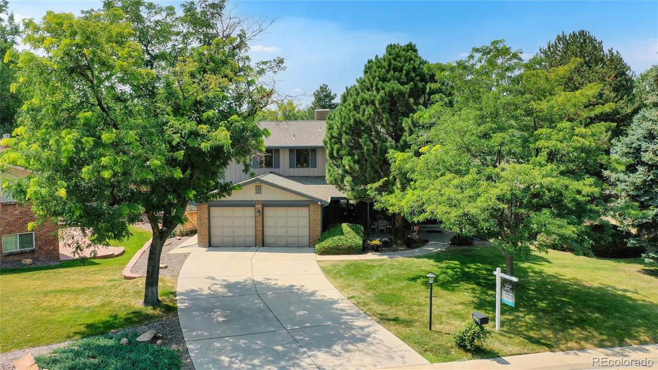 3041 Oak Street - Photo 1