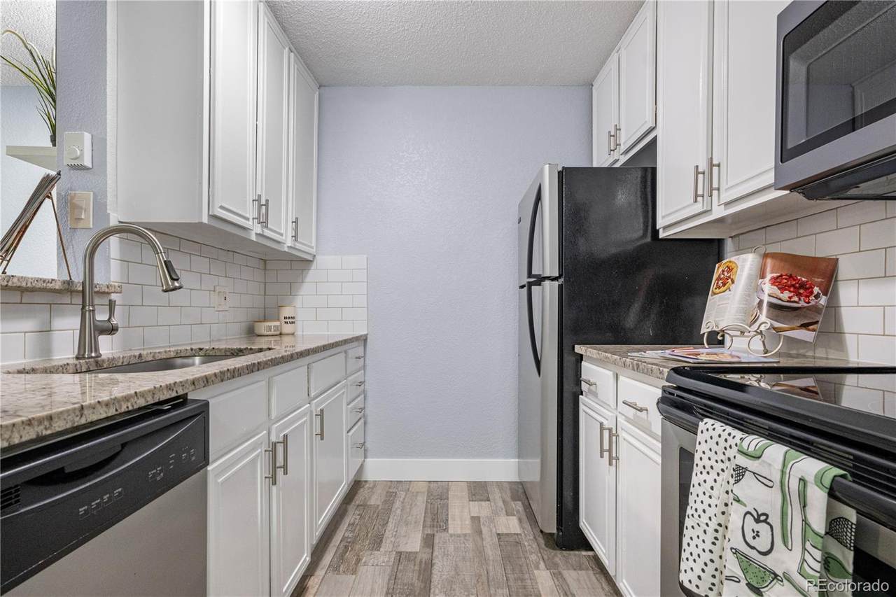 2281 Vaughn - Photo 1