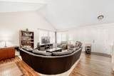 200 Dearborn Circle - Photo 4