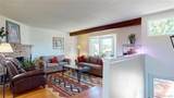 981 Oakwood Drive - Photo 2