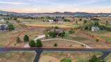 3336 Huckleberry Way - Photo 47
