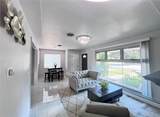 555 Everett Street - Photo 4