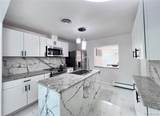 555 Everett Street - Photo 8