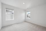 718 Ukraine Street - Photo 11