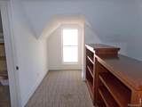 324 Oak Street - Photo 17