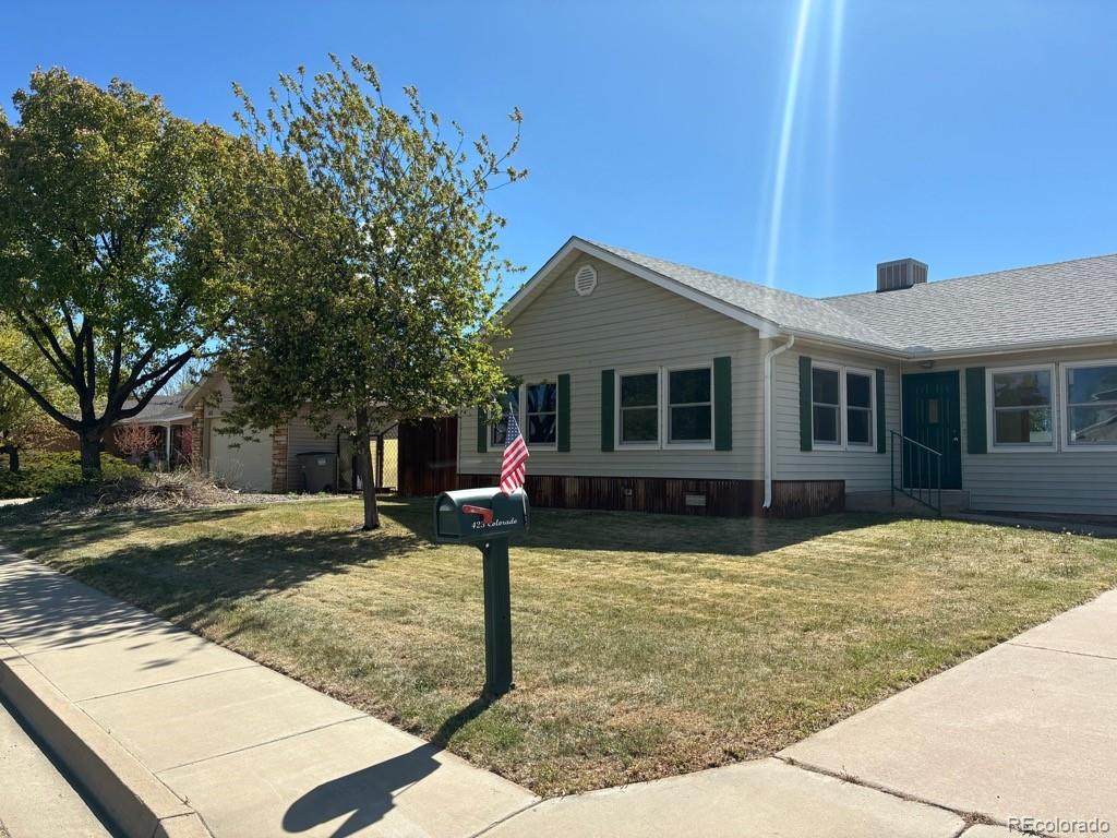 423 Colorado Street - Photo 1