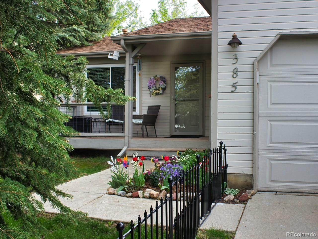 385 Lilac Circle - Photo 1