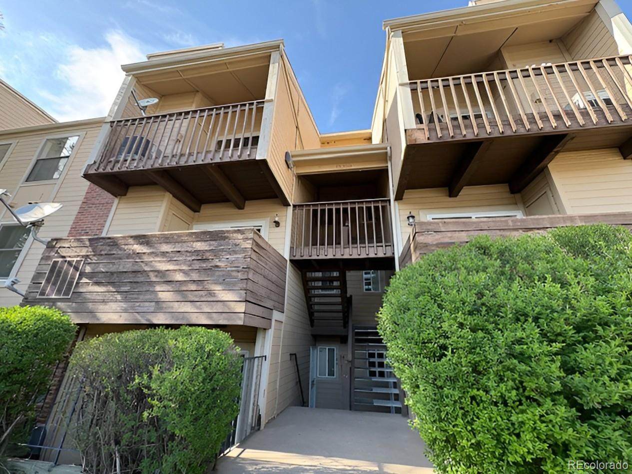 15350 Arizona Avenue - Photo 1