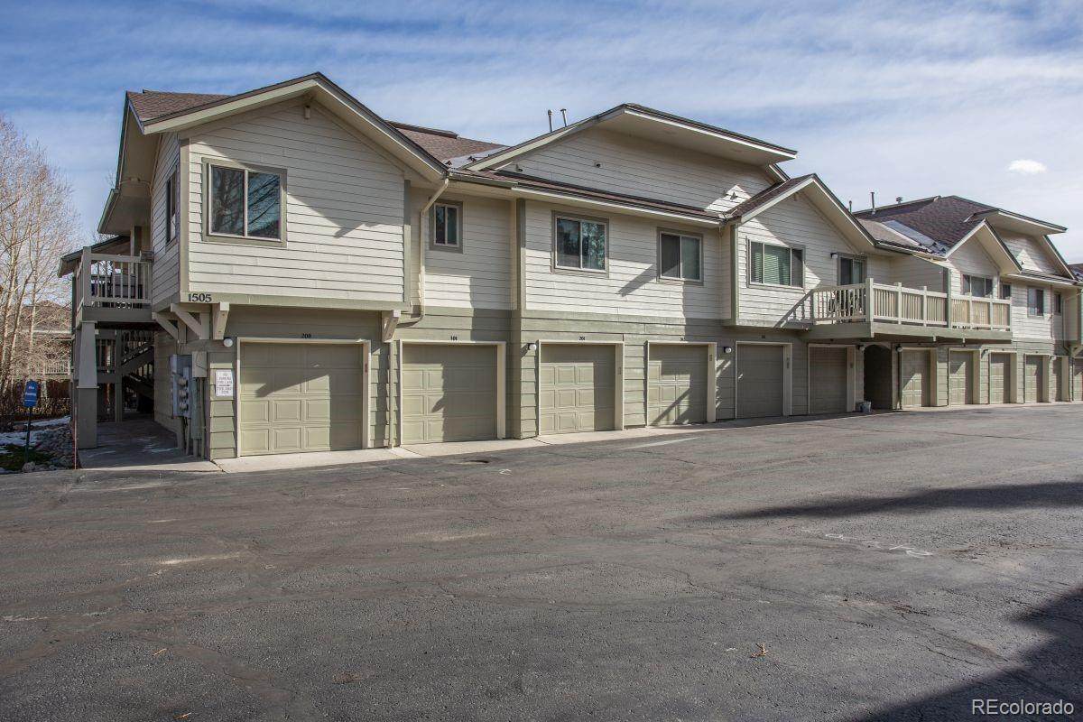 1505 Point Drive - Photo 1