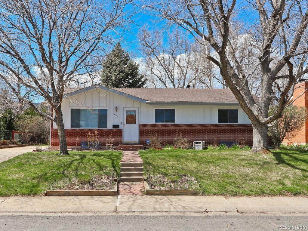 635 46th Street - Photo 1