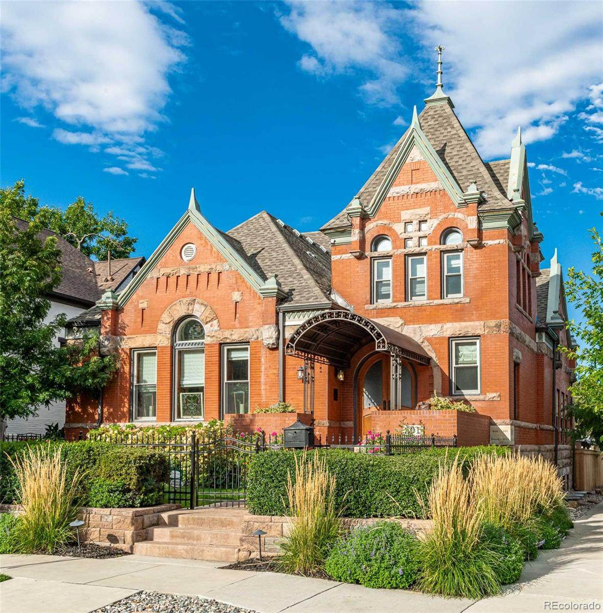 501 Pearl Street - Photo 1