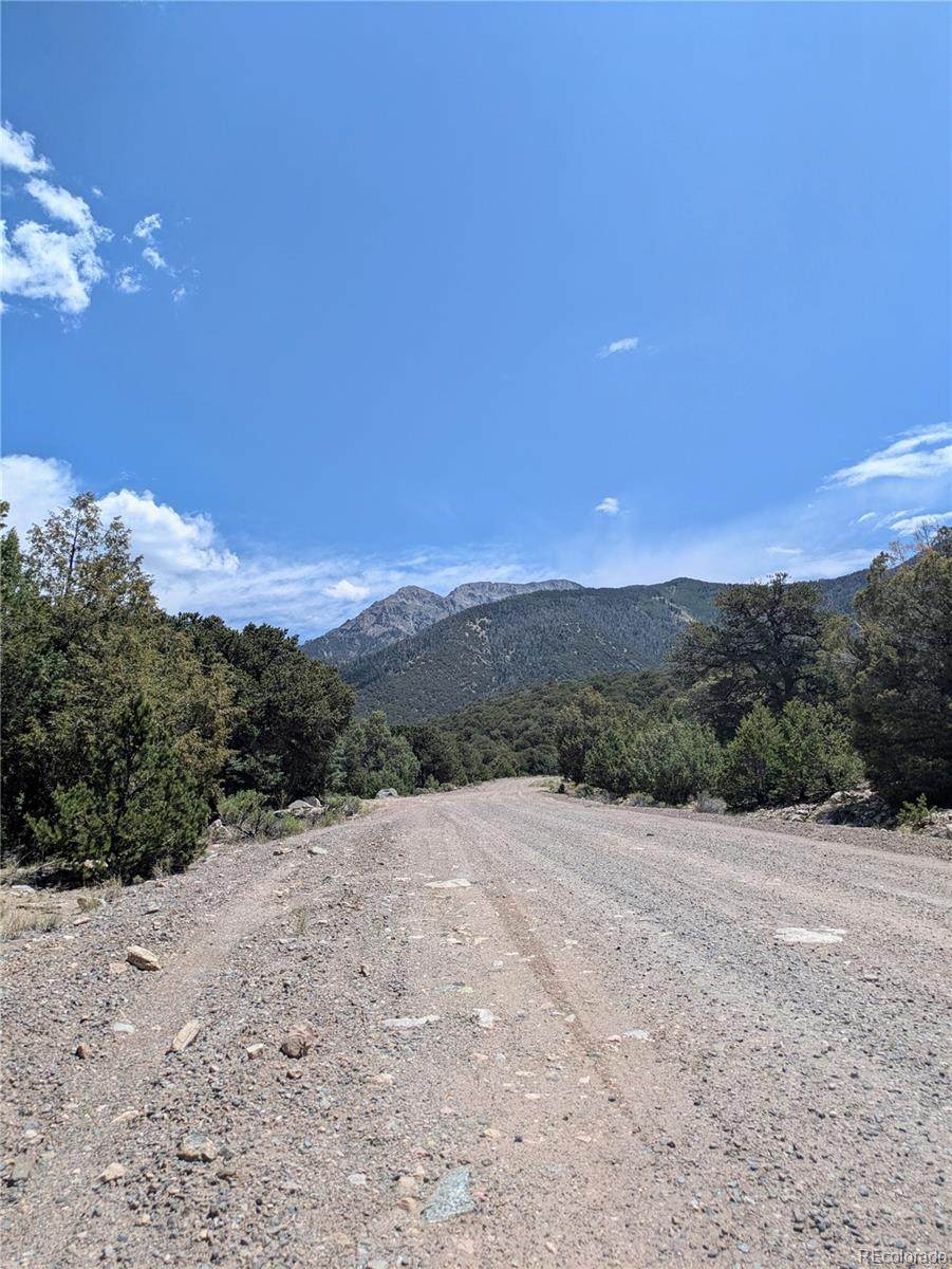 1799 Lone Pine Way - Photo 1