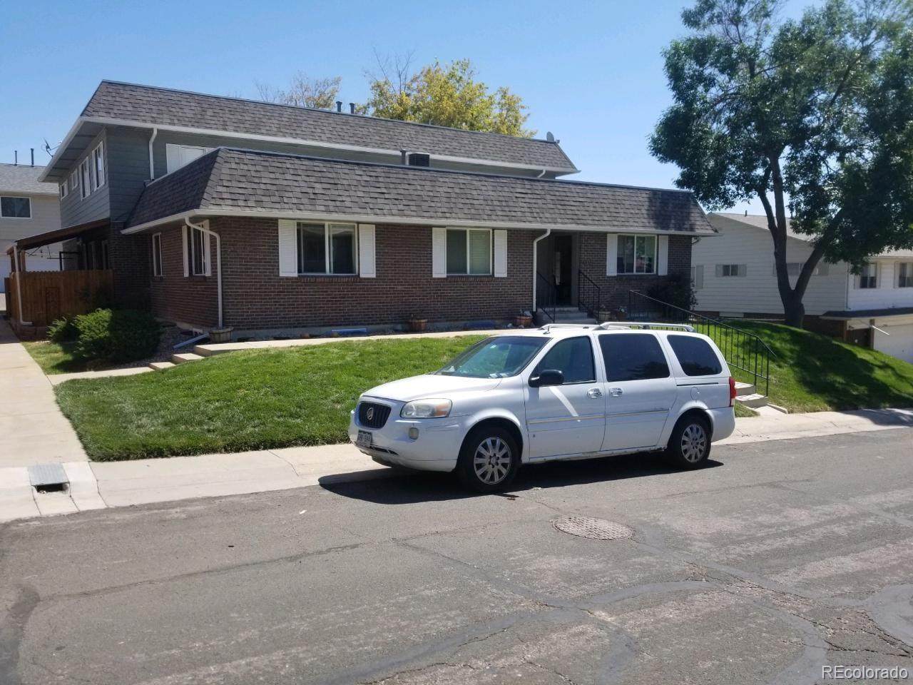 9852 Orangewood Drive - Photo 1