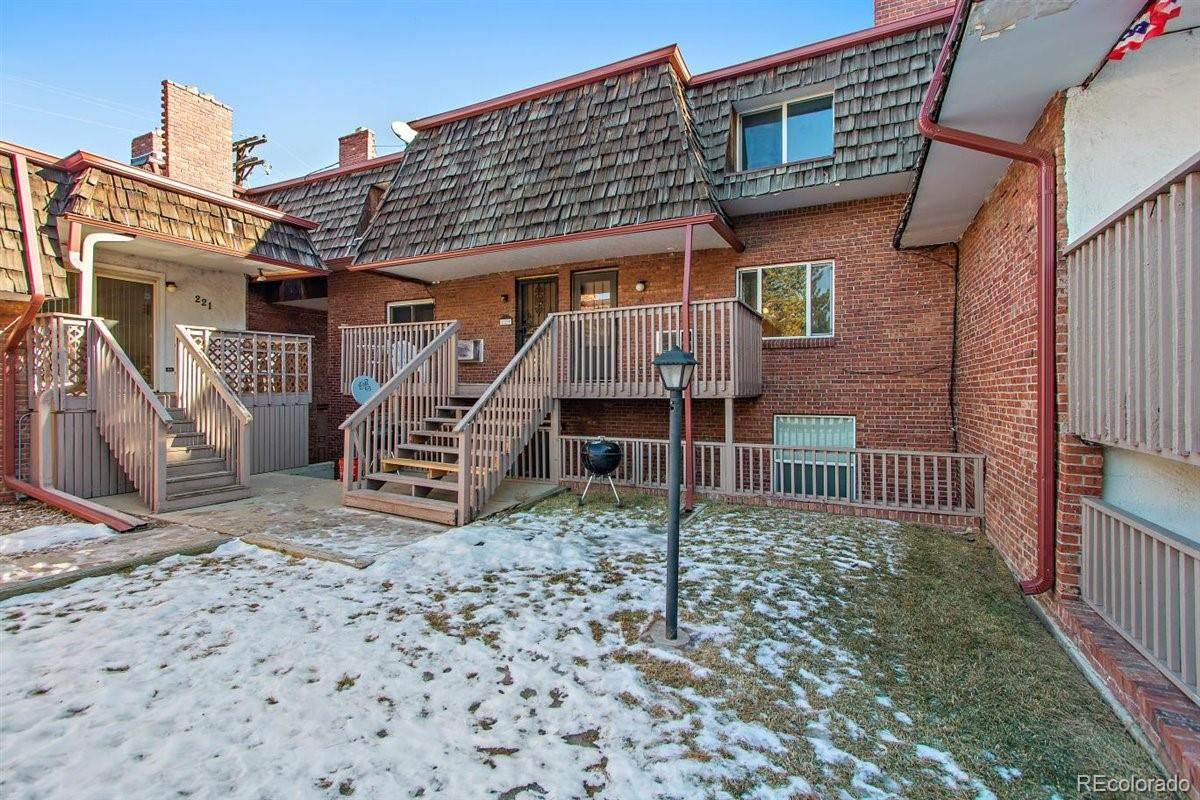 5491 Warren Avenue - Photo 1