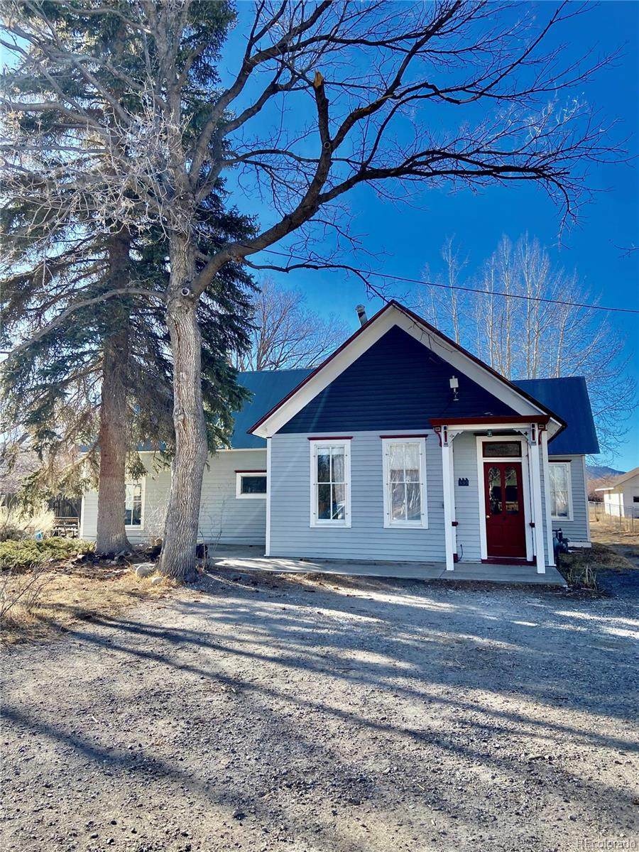 555 8th Street - Photo 1