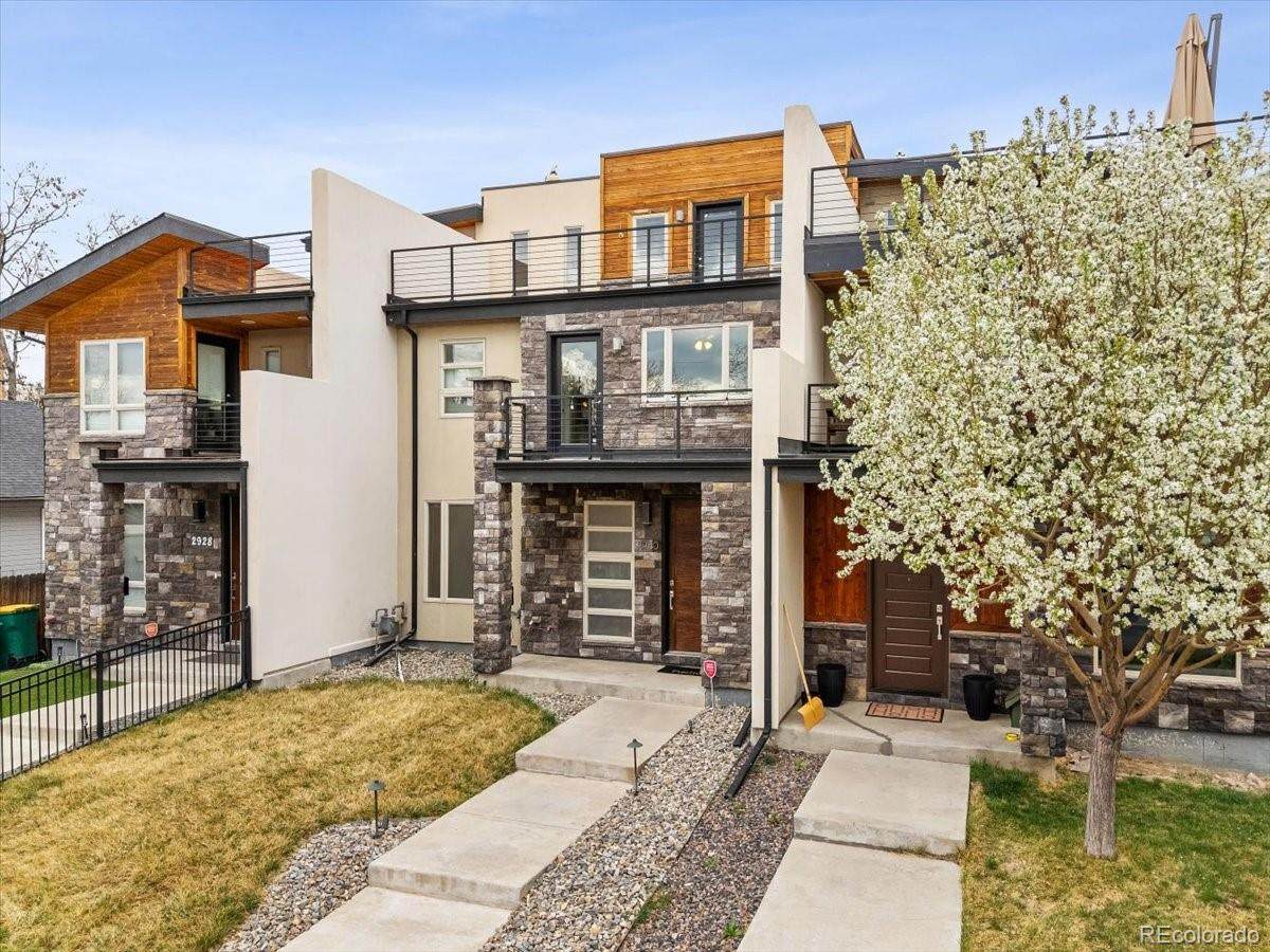 2930 Lincoln Street - Photo 1