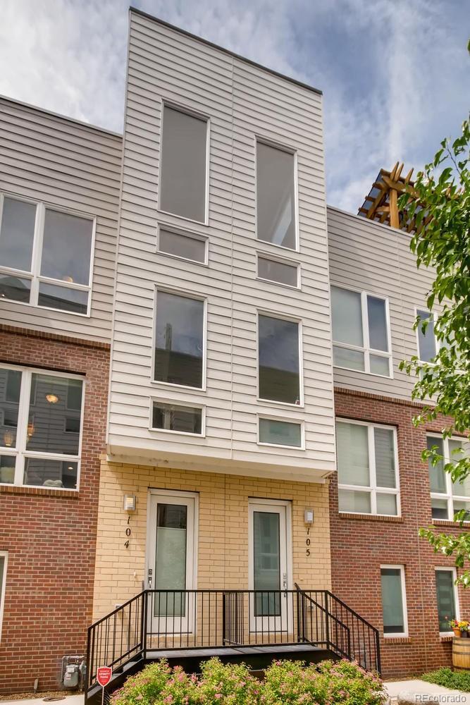 3425 Larimer Street - Photo 1