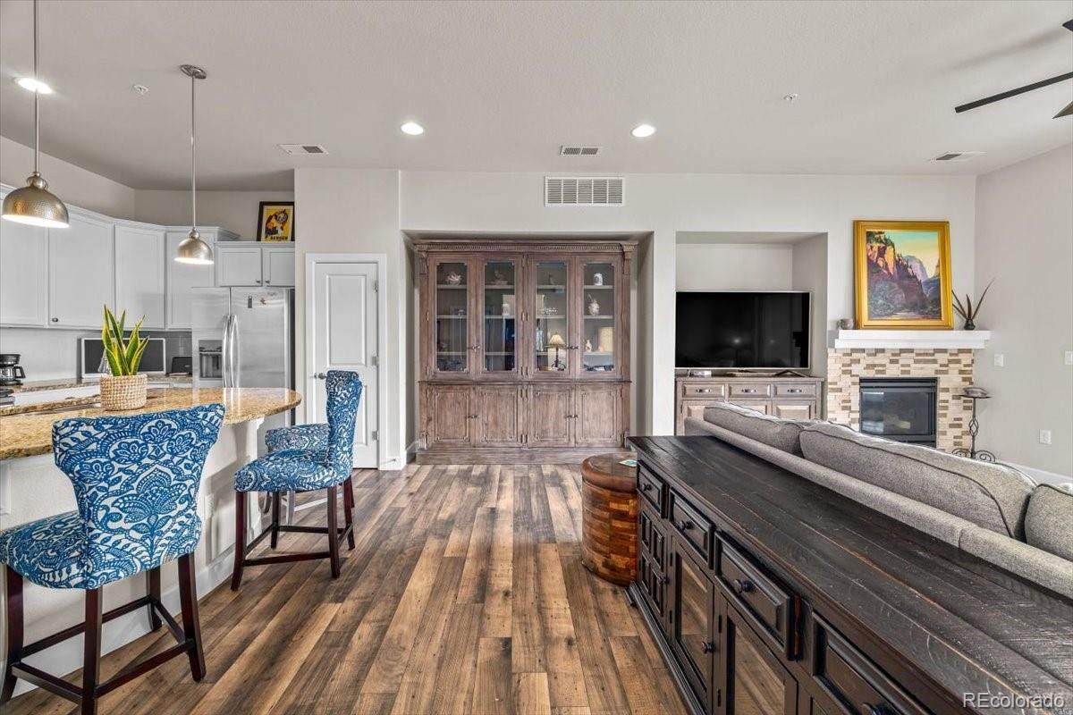 303 Inverness Way - Photo 1