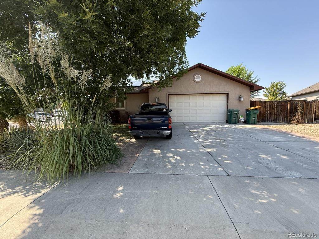 332 Bookcliff Court - Photo 1
