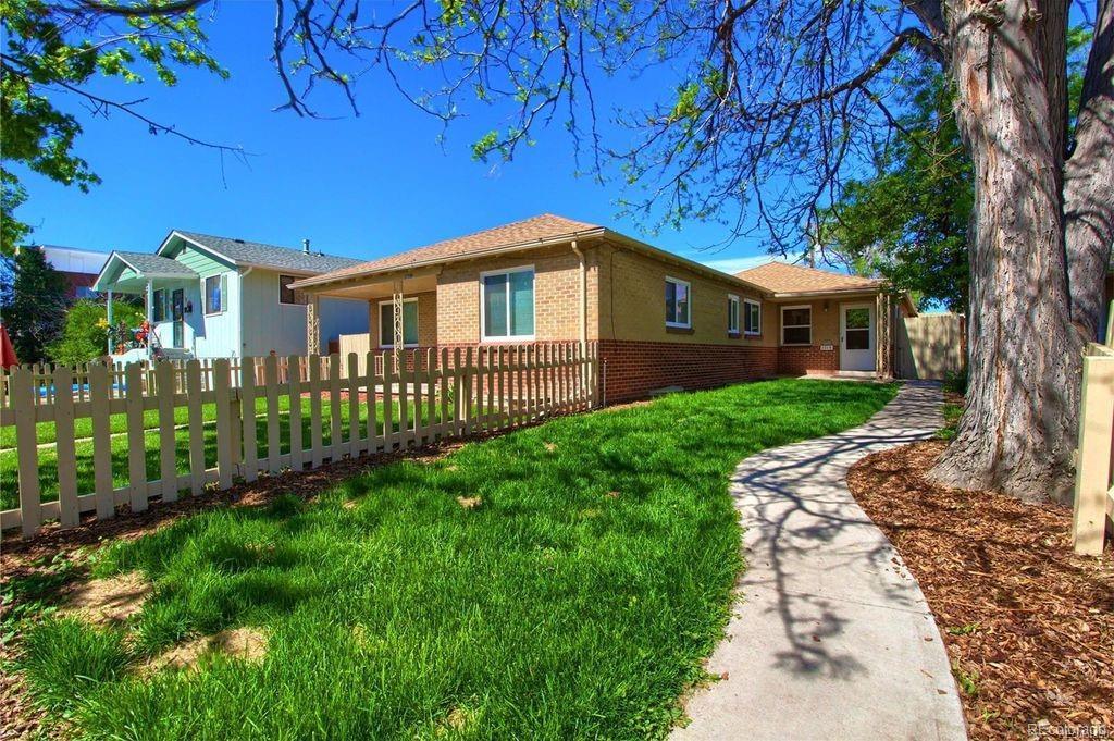 1709 Clinton Street - Photo 1