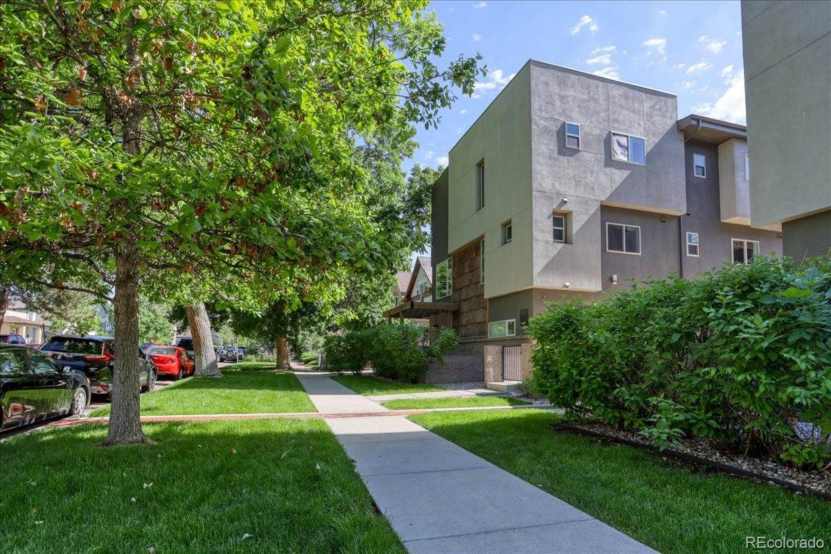 1632 Gilpin Street - Photo 1