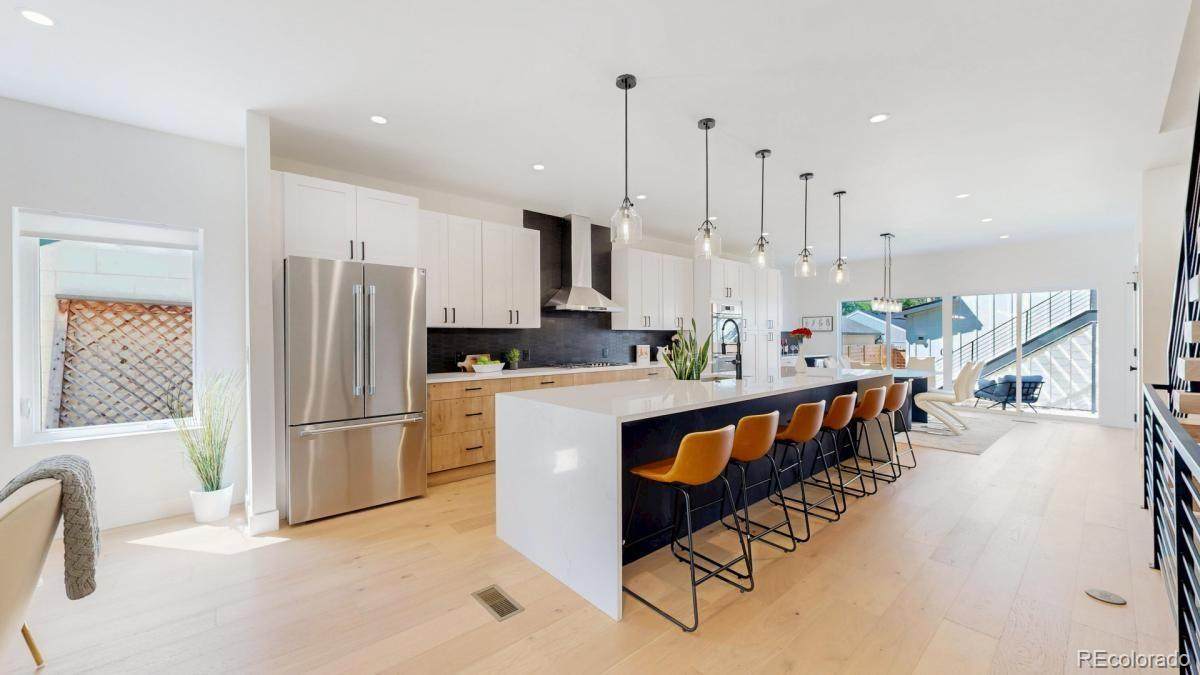 2137 High Street - Photo 1