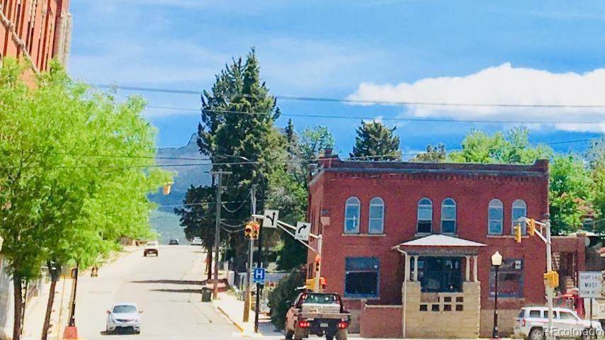 402 Main Street - Photo 1