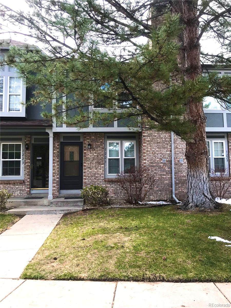 1223 Flower Circle - Photo 1