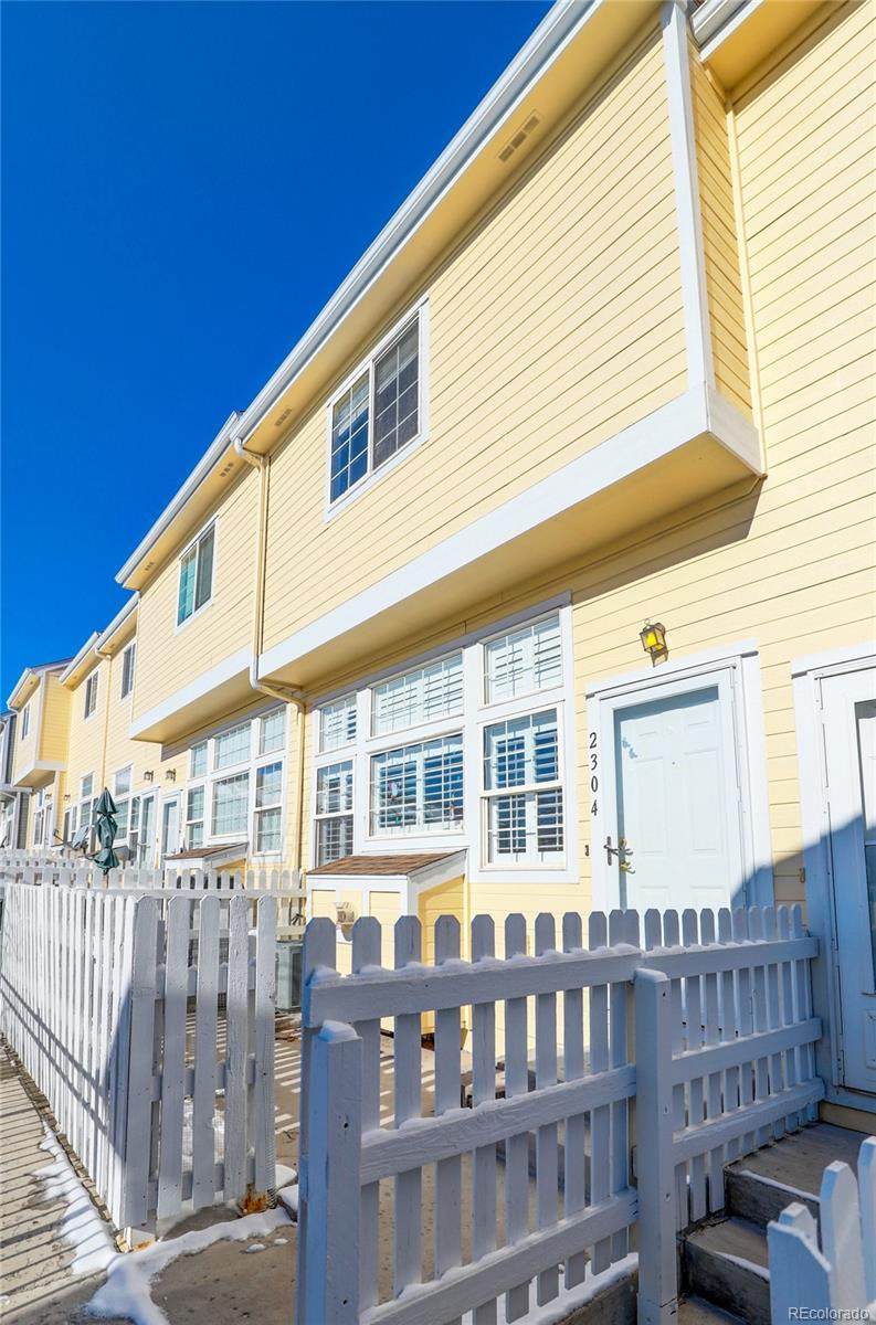 8199 Welby - Photo 1