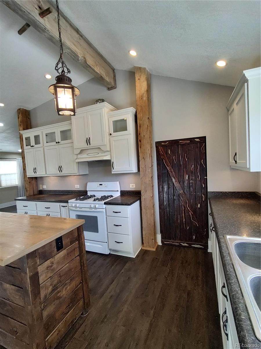 685 4th Street - Photo 1