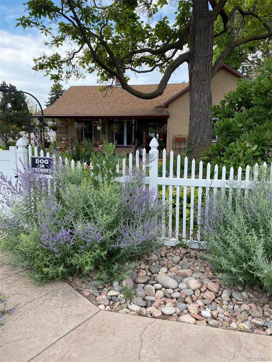 327 Welch Avenue - Photo 1