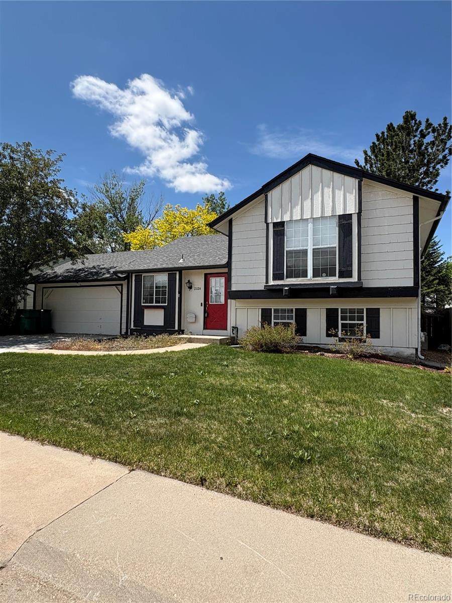 21124 Powers Circle - Photo 1