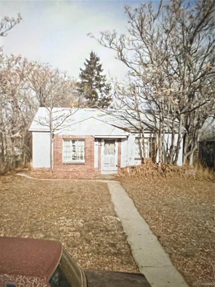 1361 Custer Place - Photo 1