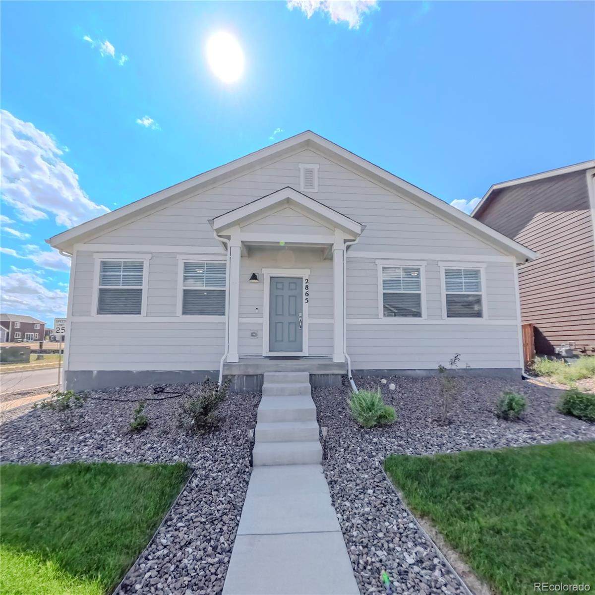 2865 Oxley Street - Photo 1