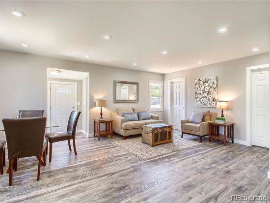 121 Hazel Court - Photo 1