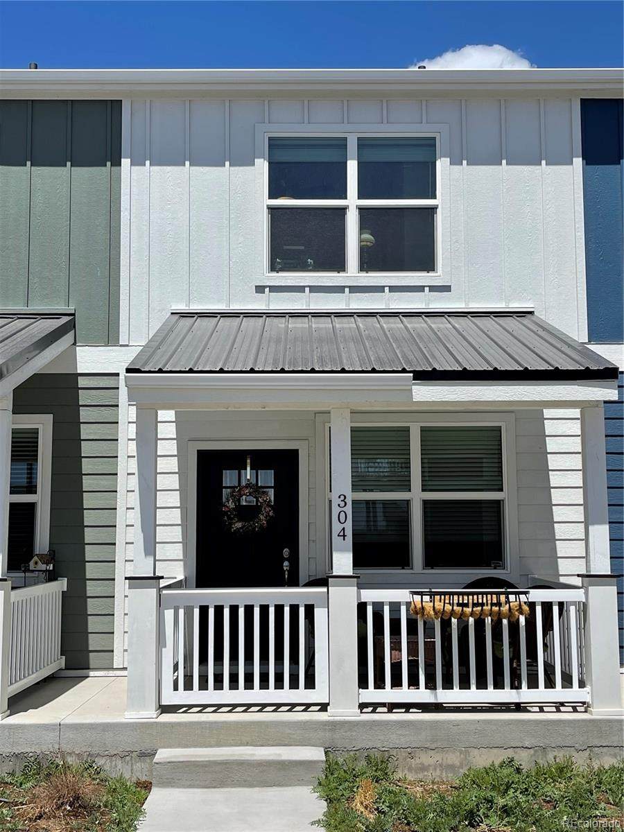 304 Barnwood Drive - Photo 1