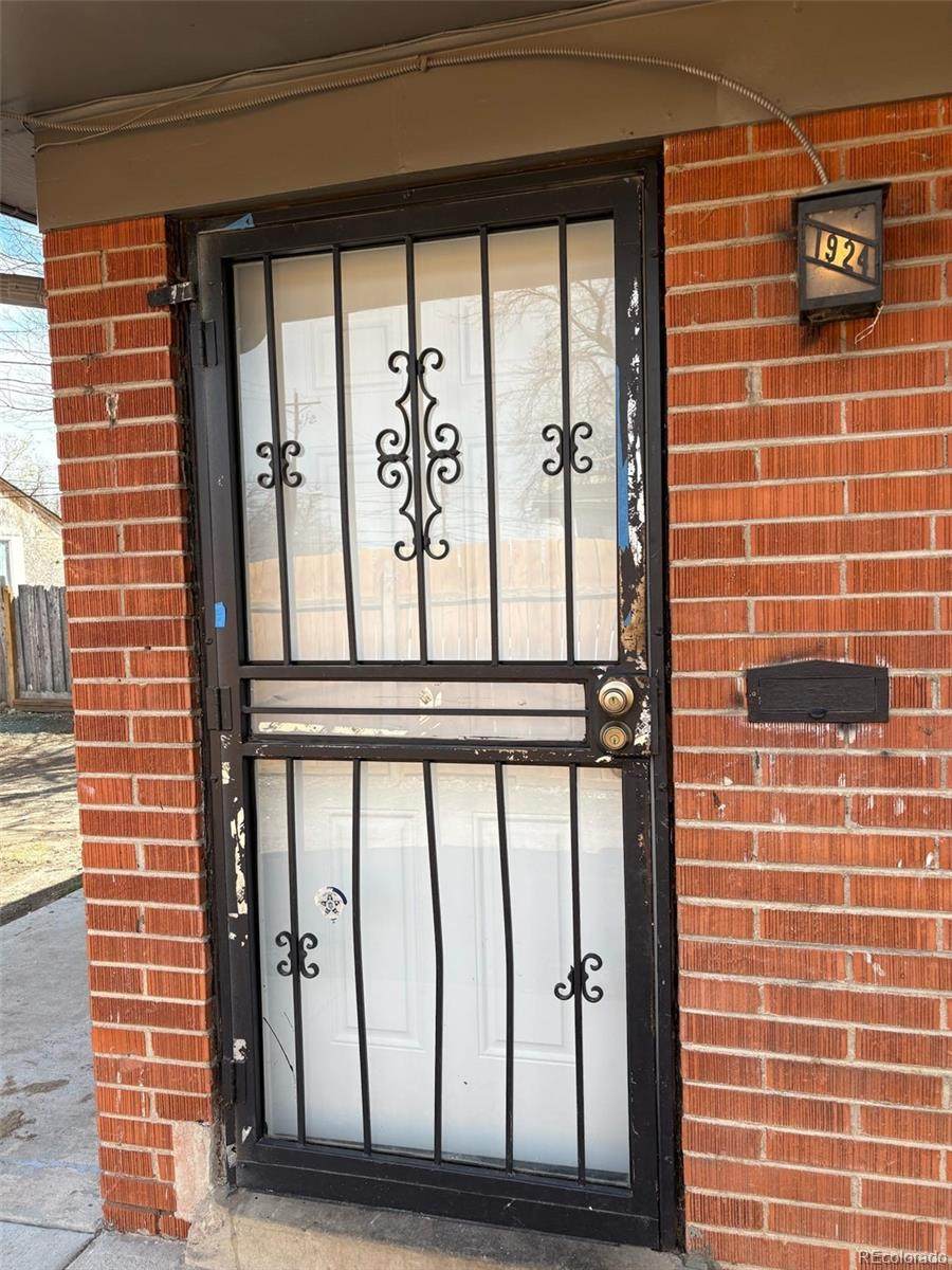 1922 Dallas Street - Photo 1